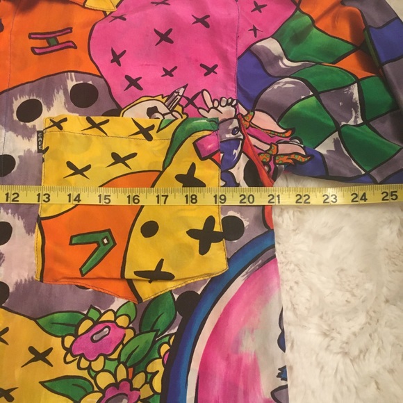 Over sized silk shirt to wear as cover up or tie at waist with jeans. Vintage - Picture 10 of 12